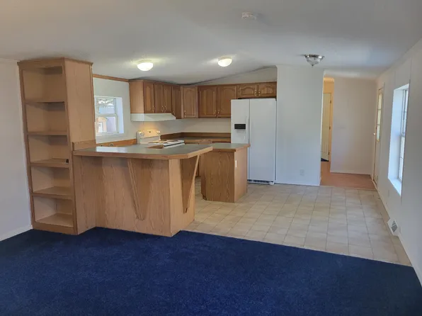 27 Larry Lane, Brunswick, ME 04011