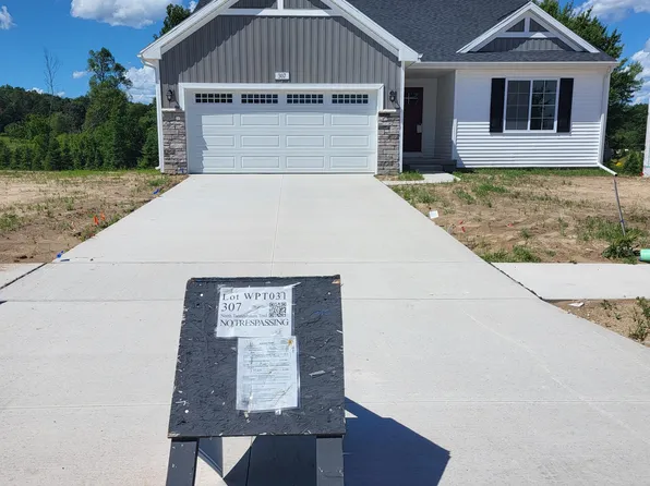 307 N Tannenbaum Trl, Cedar Springs, MI 49319