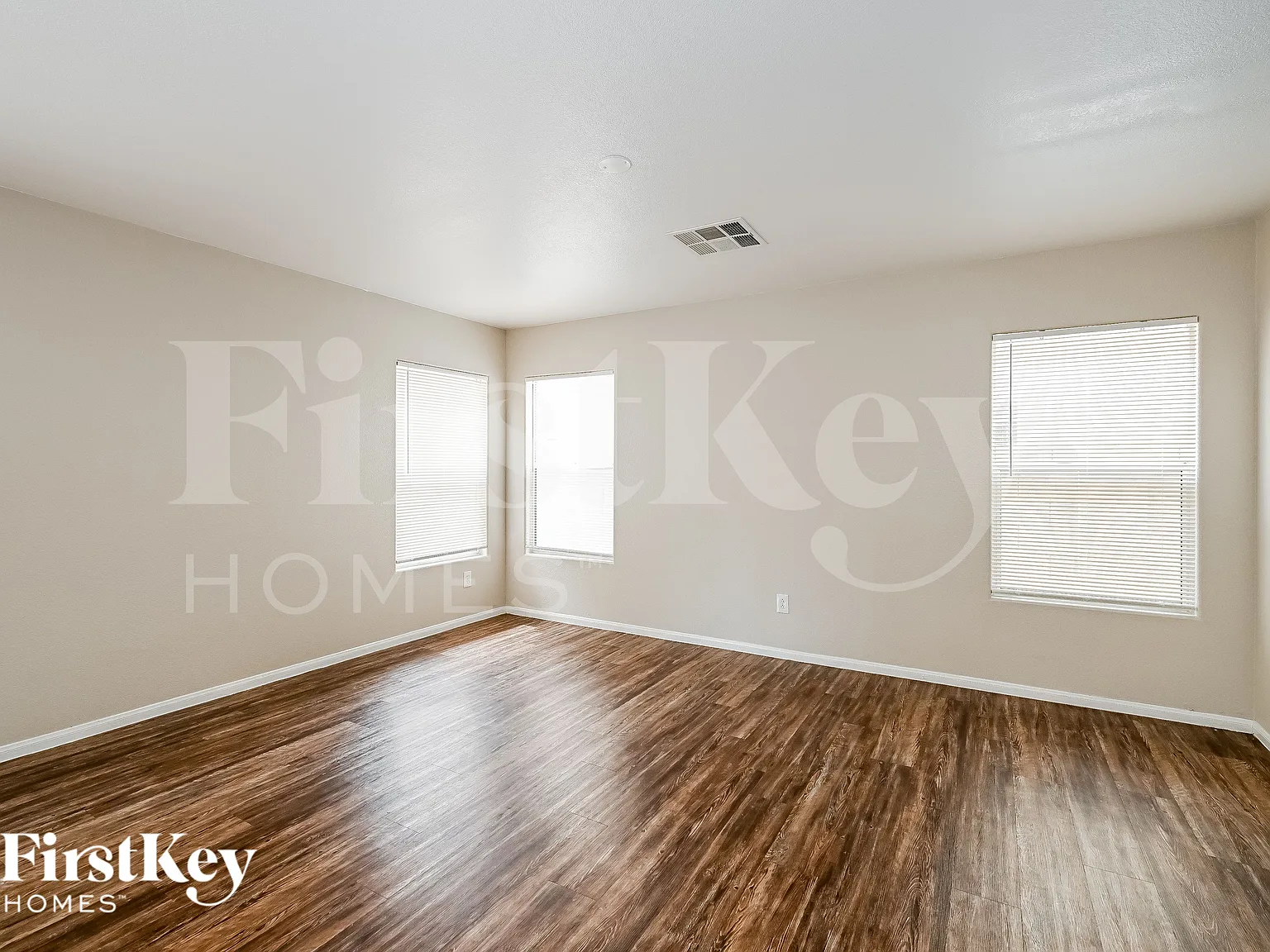 3 bed, 2.5 bath, 1337 sqft, $2,030 — Photo 2