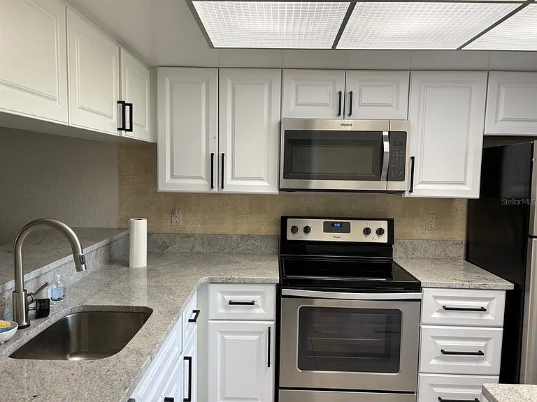 121 Island Way #331 — Photo 10
