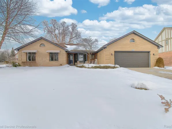 37734 Pickford Dr, Livonia, MI 48152