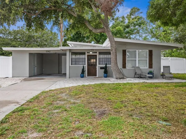 1242 74th St N, Saint Petersburg, FL 33710