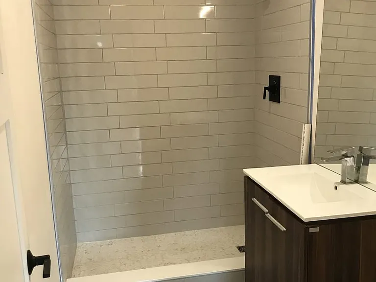 6 Queen St #2 — Photo 4
