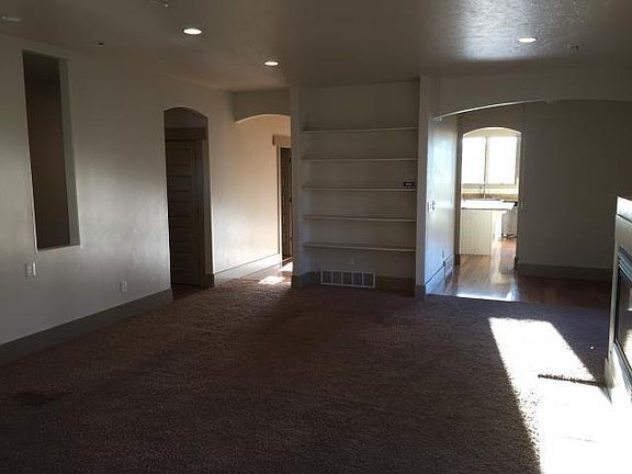 5th image of 1631 Parkway Ct