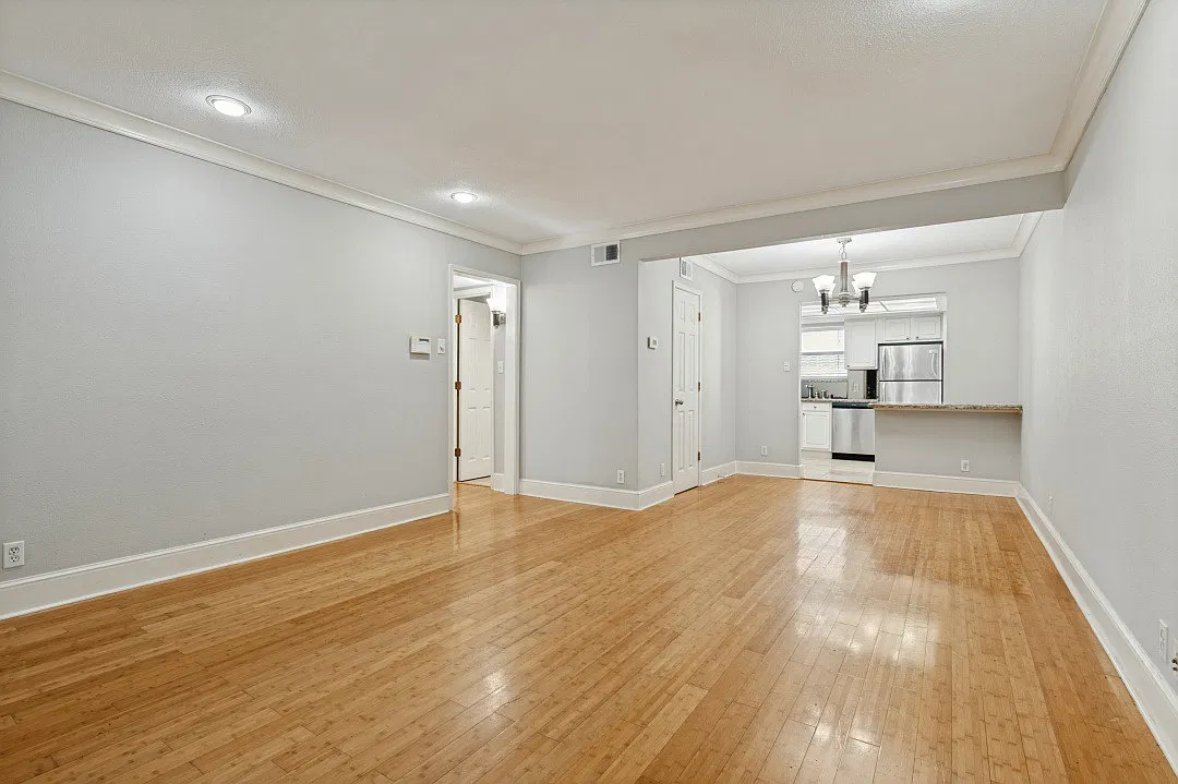 2 bed, 1.5 bath, 903 sqft, $1,350 — Photo 4