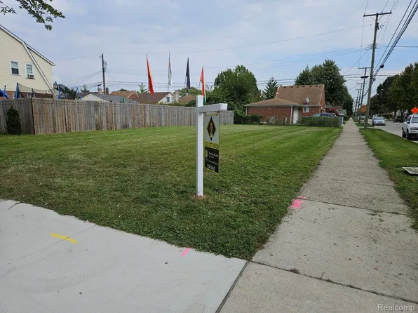 7800 Mead St, Dearborn, MI 48126