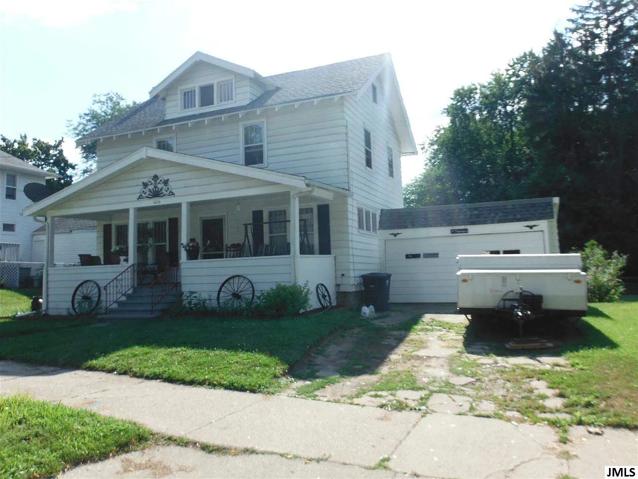 606 Gilbert St photo 1