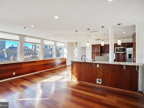 5th image of 1100 Vine St APT P121