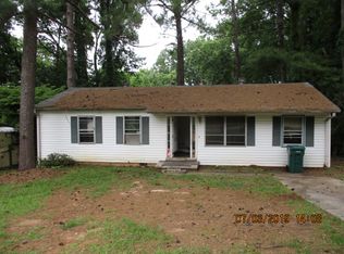 714 Lookout Dr, Forest Park, GA 30297