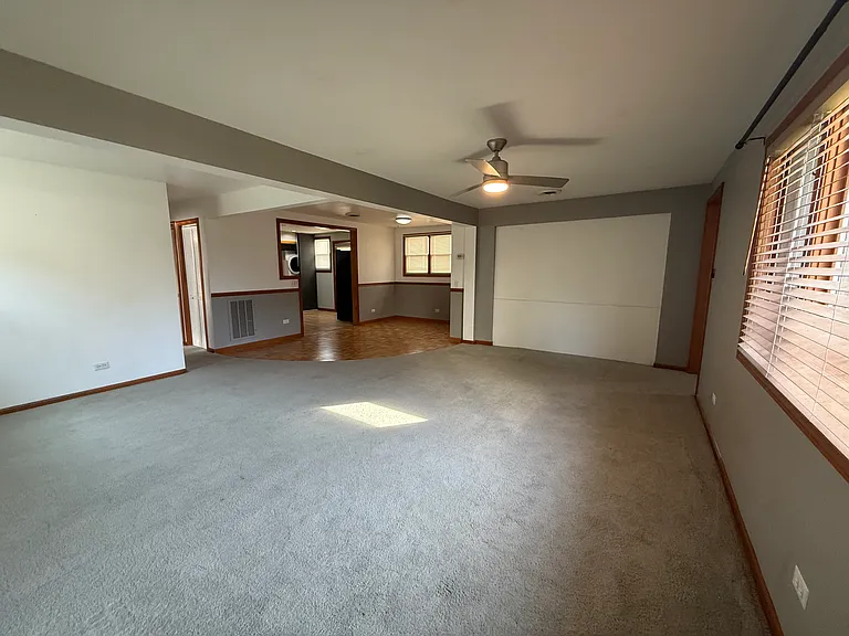 6808 W Forest Preserve Dr — Photo 2