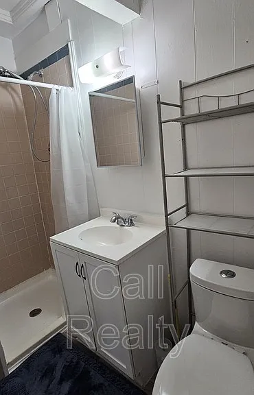 1421 W Maxwell Ave #2 — Photo 6