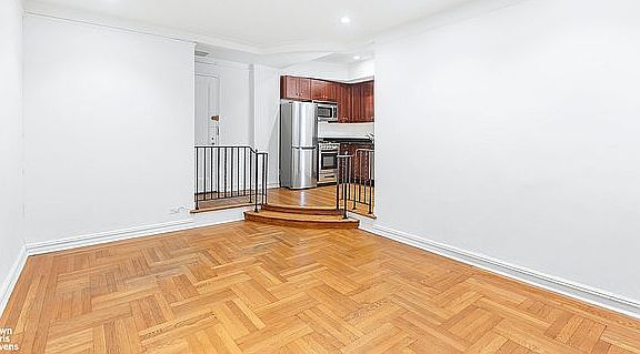 3rd image of 210 W 19th St APT 2-G