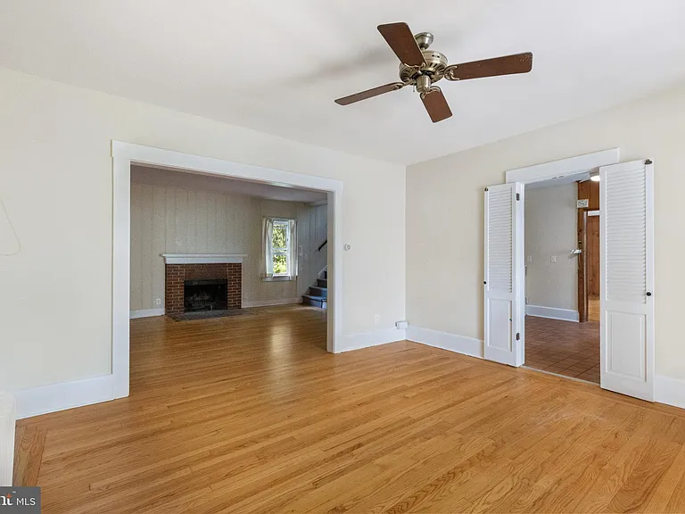 219 Washington Rd — Photo 6
