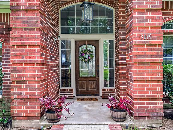 5th image of 3019 S Saddlebrook Ln