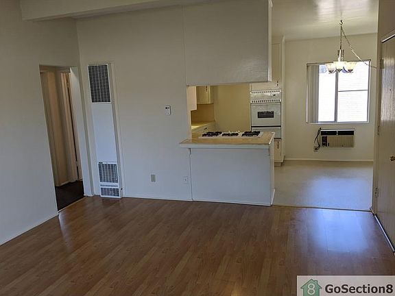 2nd image of 5923 Willoughby Ave APT 4