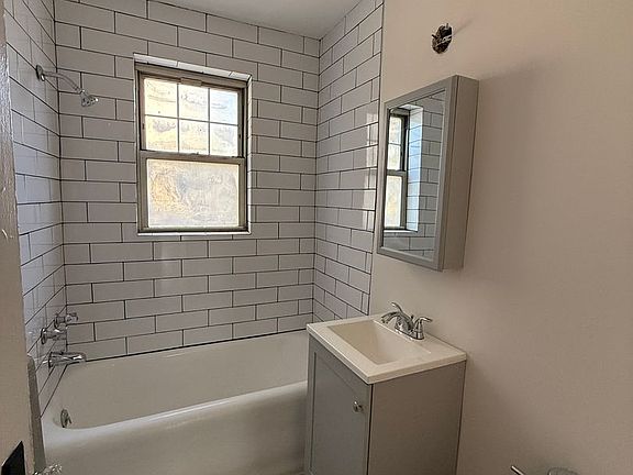 4th image of 5309 N Winthrop Ave APT 215