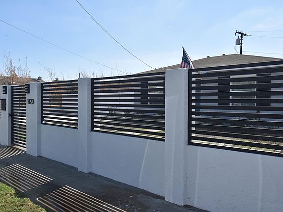 Welcome to 1420 W 139th St