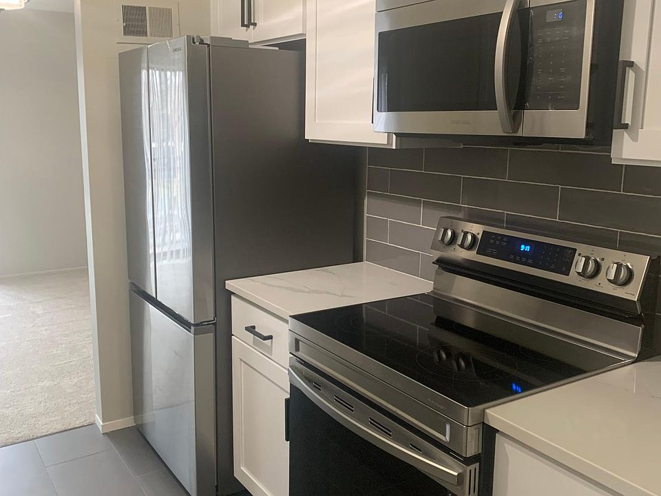 1st image of 18277 University Park Dr