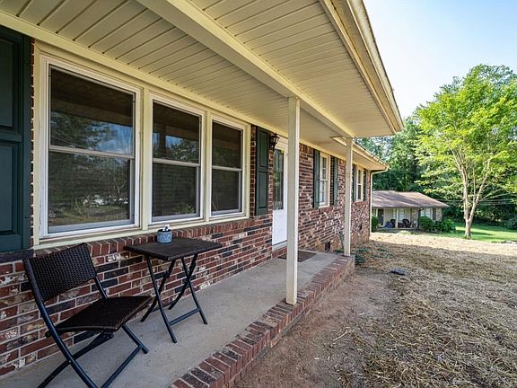 2nd image of 1141 Highland Dr