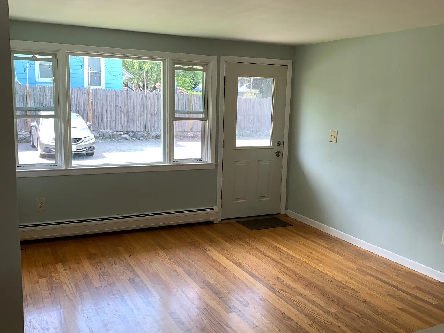 2 bed, 800 sqft, $2,000 — Photo 3