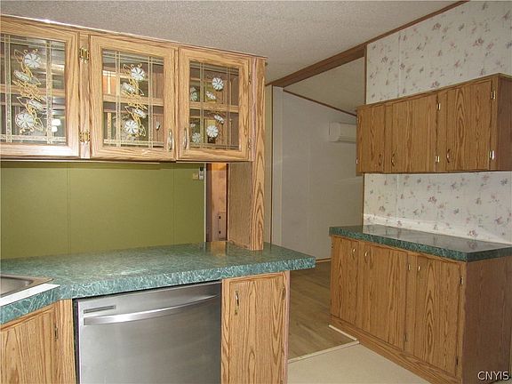 3rd image of 7588 Quaker Hill Rd
