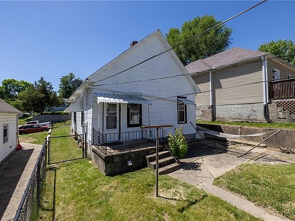 5th image of 2815 Penn St