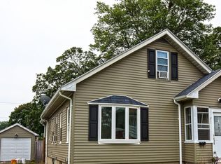 211 Evergreen St, Pawtucket, RI 02861