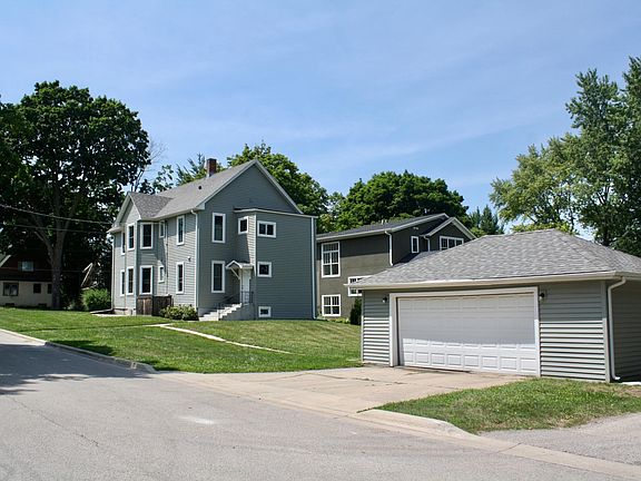 3rd image of 204 2nd St APT 2