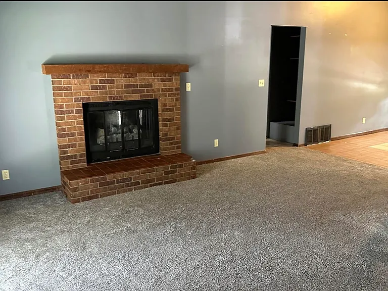 2123 Southwood Pl — Photo 2