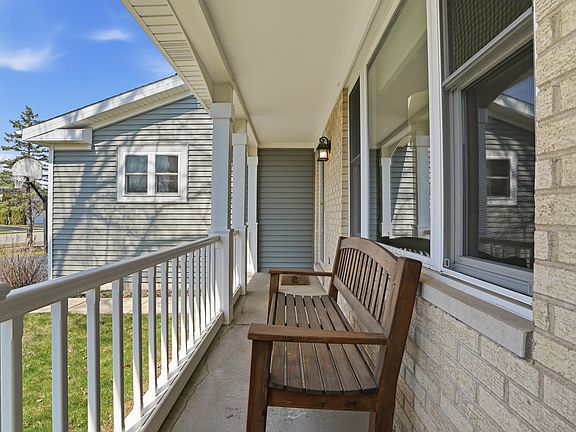 3rd image of 330 Indian Ridge Trl