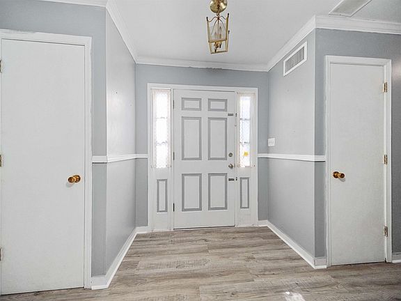 5th image of 6829 Forest Glen Ct