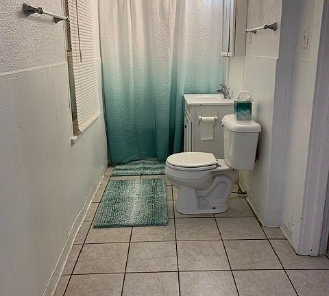 5th image of 407 N Winnebago St