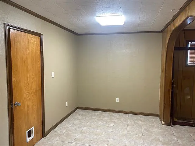 3 bed, 1.0 bath, 1240 sqft, $1,300 — Photo 4