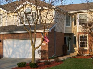 14563 Club Circle Dr, Oak Forest, IL 60452