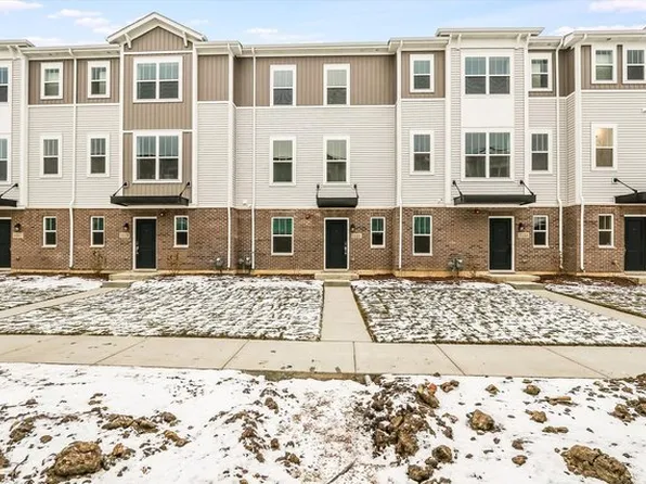 1121 Dock St, Des Plaines, IL 60018