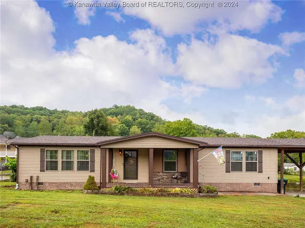 67 Lincoln Hts, Alum Creek, WV 25003