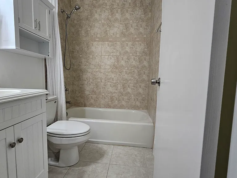 1917 NE 3rd St #109 — Photo 26