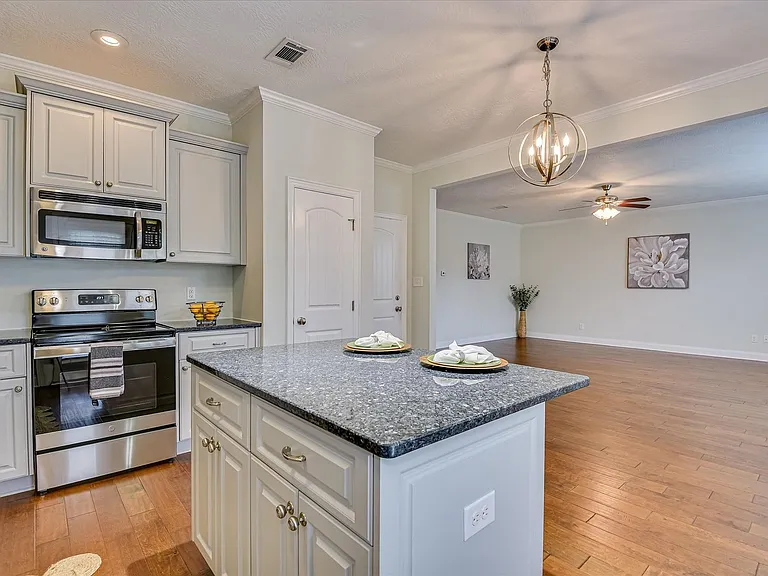 5564 Connor Dr — Photo 17