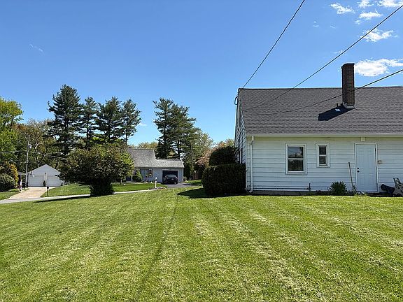 3rd image of 36 Wilden Dr W