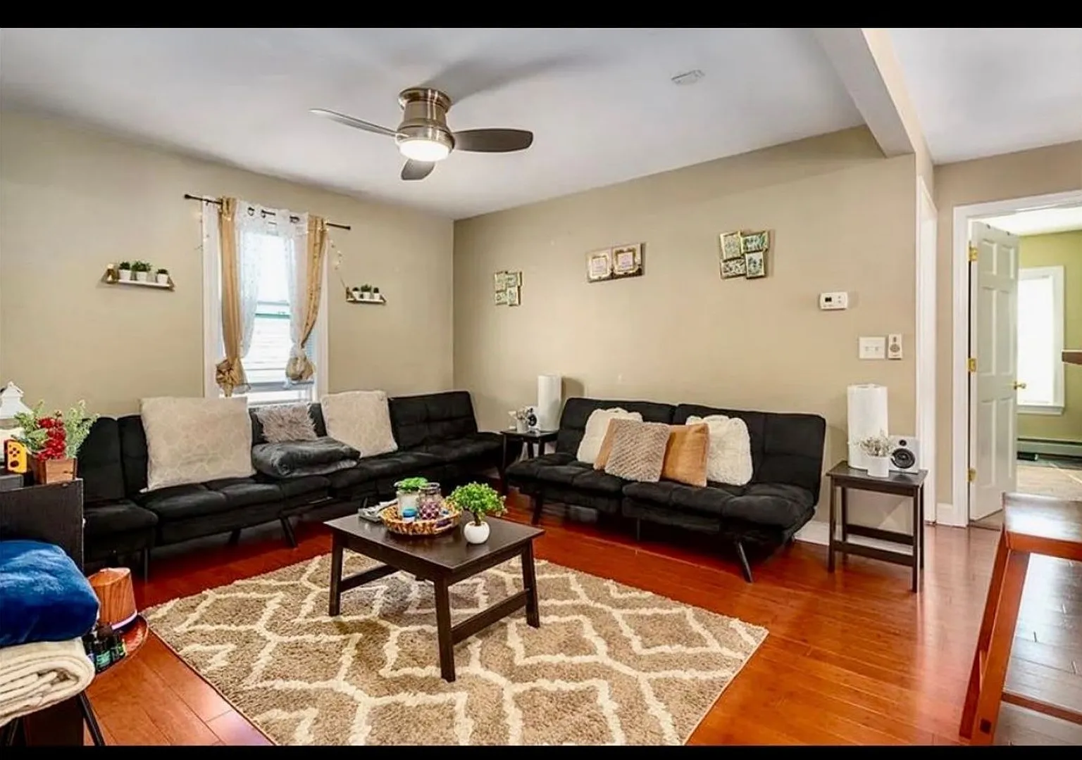 211 Carpenter Street — Photo 4