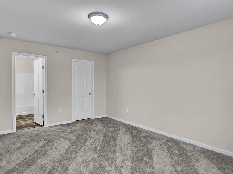 62 Helene Ct — Photo 18