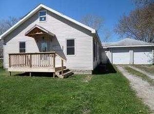 506 Magnolia St, Three Oaks, MI 49128