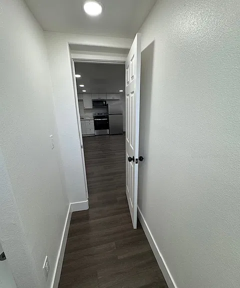 720 Brighton Ave #9 — Photo 8