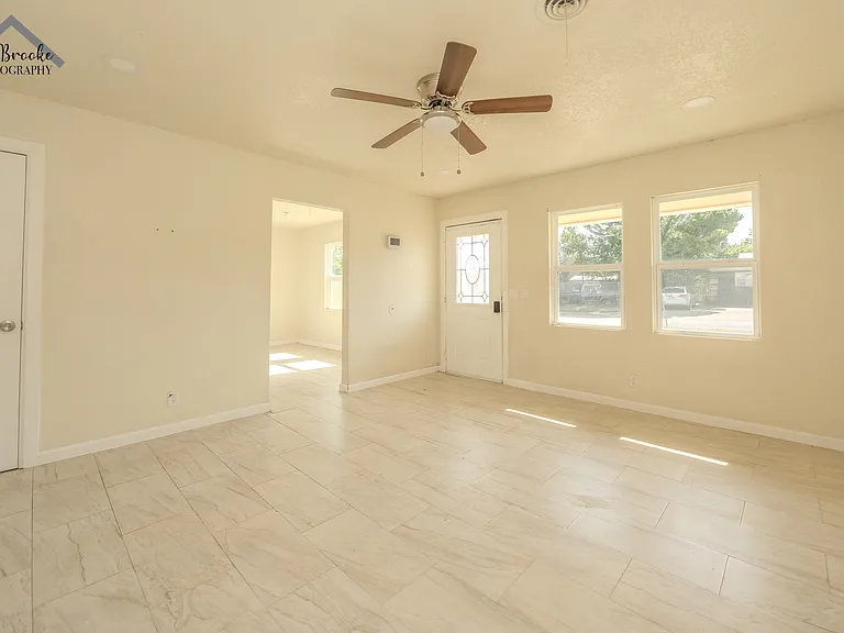 102 Paradise St — Photo 3