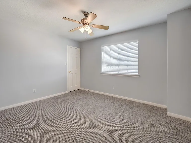 21318 Rose Hollow Ln — Photo 33