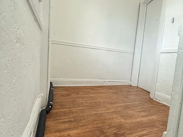 182 Farnham Ave #2 — Photo 5