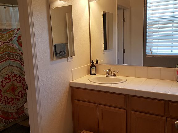 3rd image of 270 Valley Station Cir