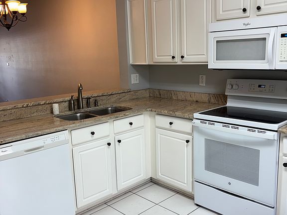 5th image of 30256 Lacledes Ln