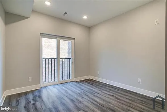 5005 Walnut St #2 — Photo 6