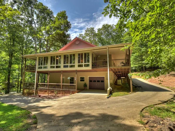 324 Beavers Cv, Morganton, GA 30560